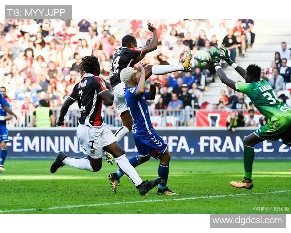 英超激战皇马狂胜巴黎圣日耳曼6比2乌龙球瞬间点燃全场激情集锦回顾